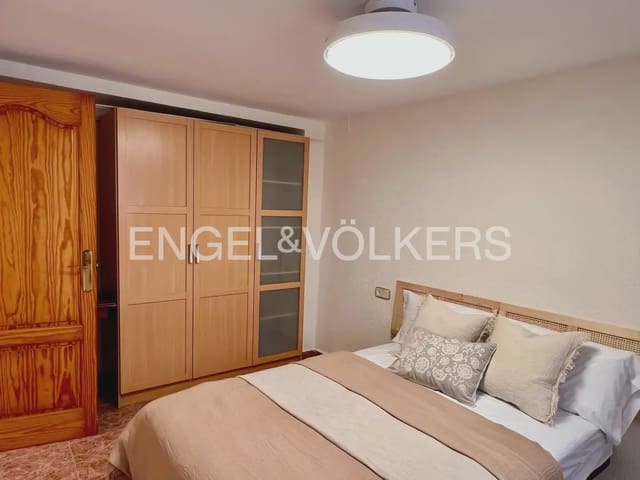 2 soverom Leilighet til leie i Moncada med garasje - € 1 350 (Ref: 10182178)
