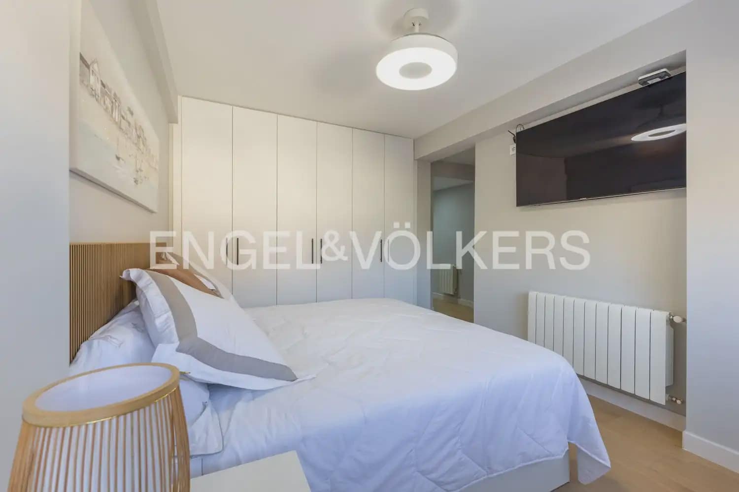3 bedroom Flat for sale in Valencia city with garage - € 575,000 (Ref: 10182276)