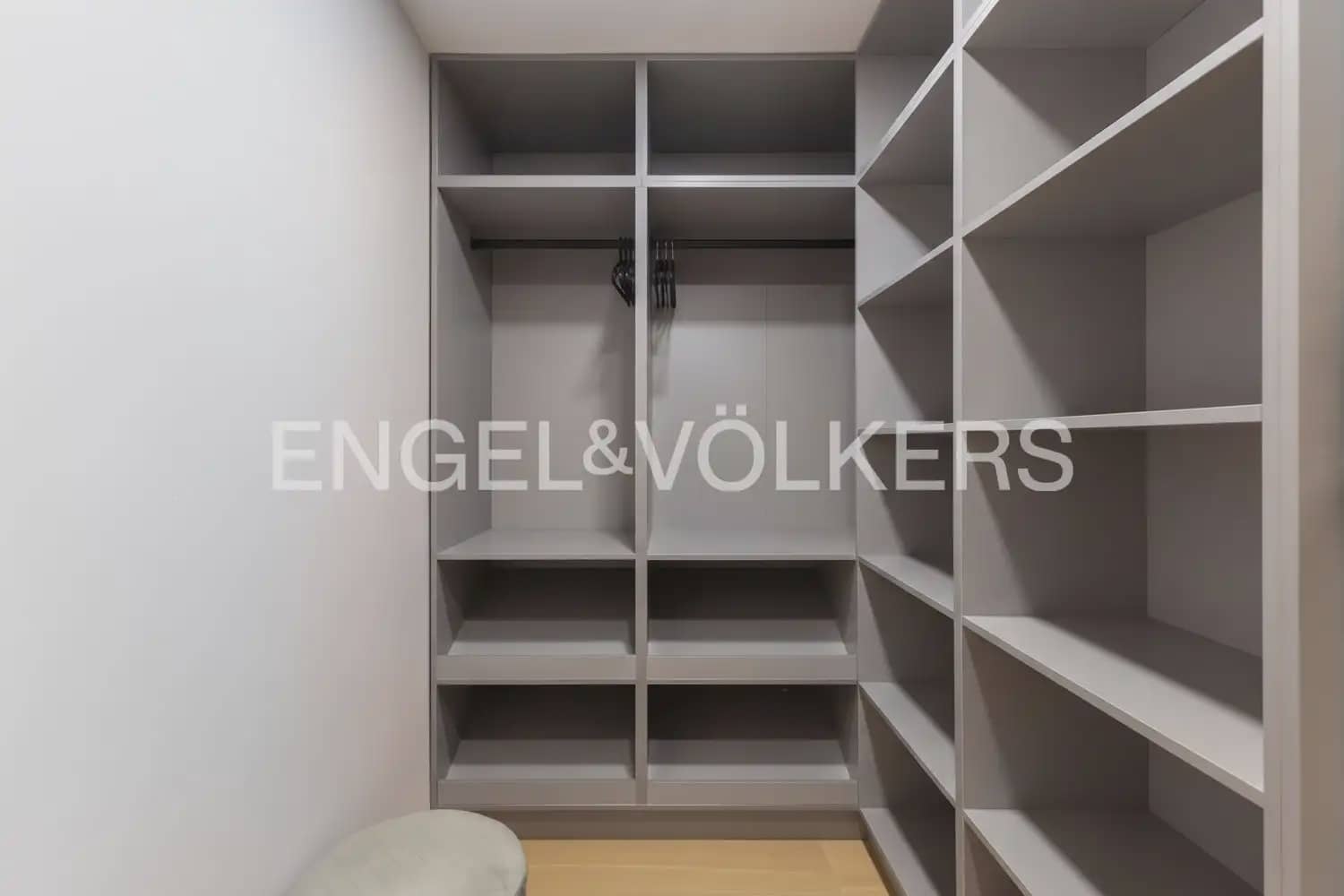 3 bedroom Flat for sale in Valencia city with garage - € 575,000 (Ref: 10182276)