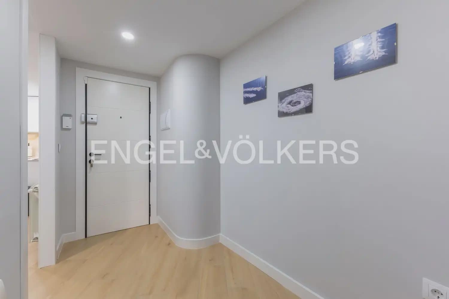 3 bedroom Flat for sale in Valencia city with garage - € 575,000 (Ref: 10182276)