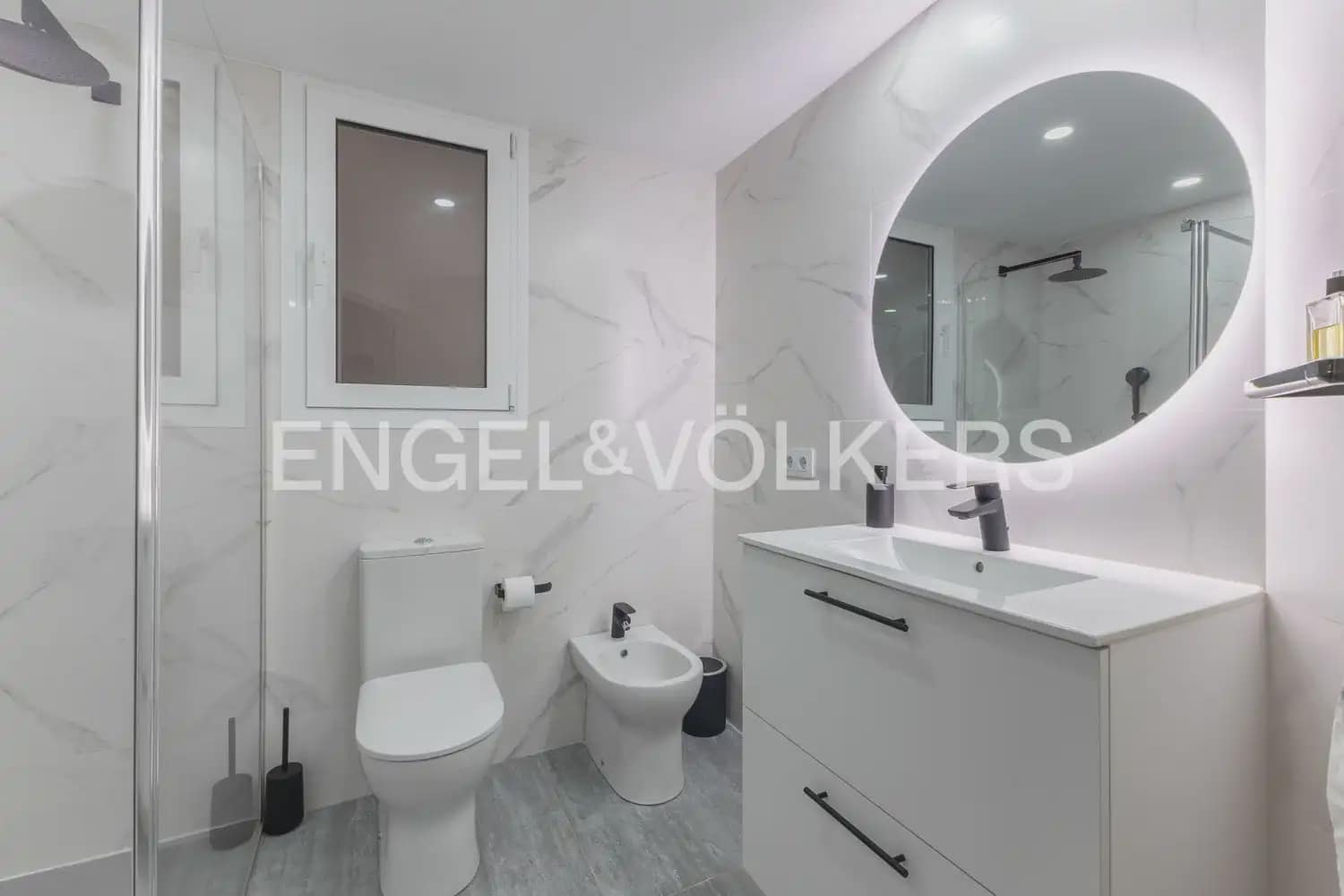 3 bedroom Flat for sale in Valencia city with garage - € 575,000 (Ref: 10182276)