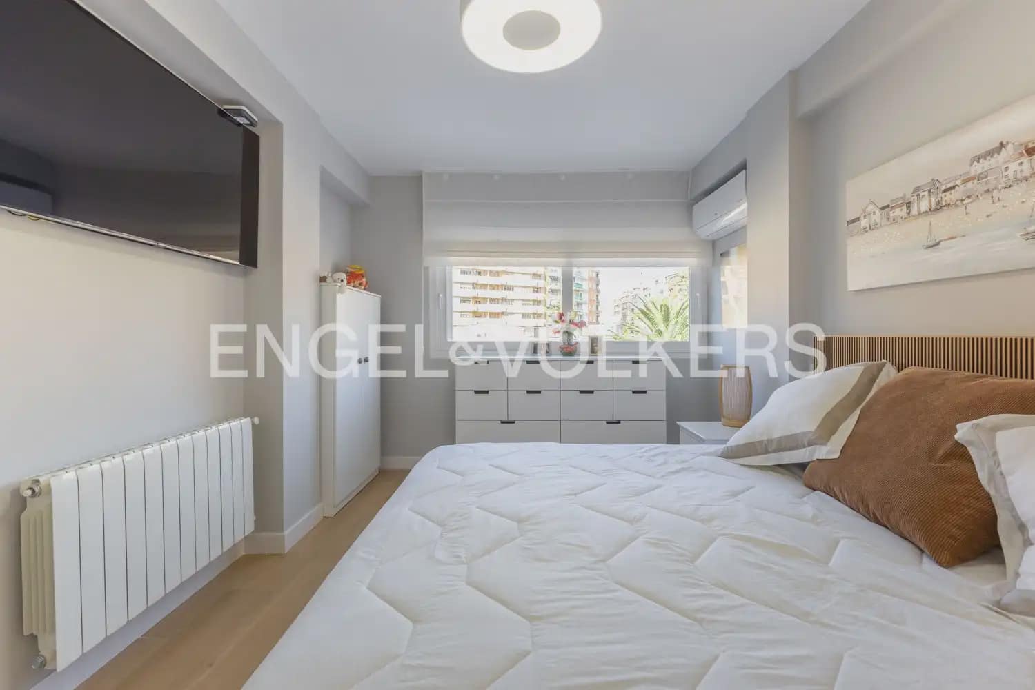 3 bedroom Flat for sale in Valencia city with garage - € 575,000 (Ref: 10182276)