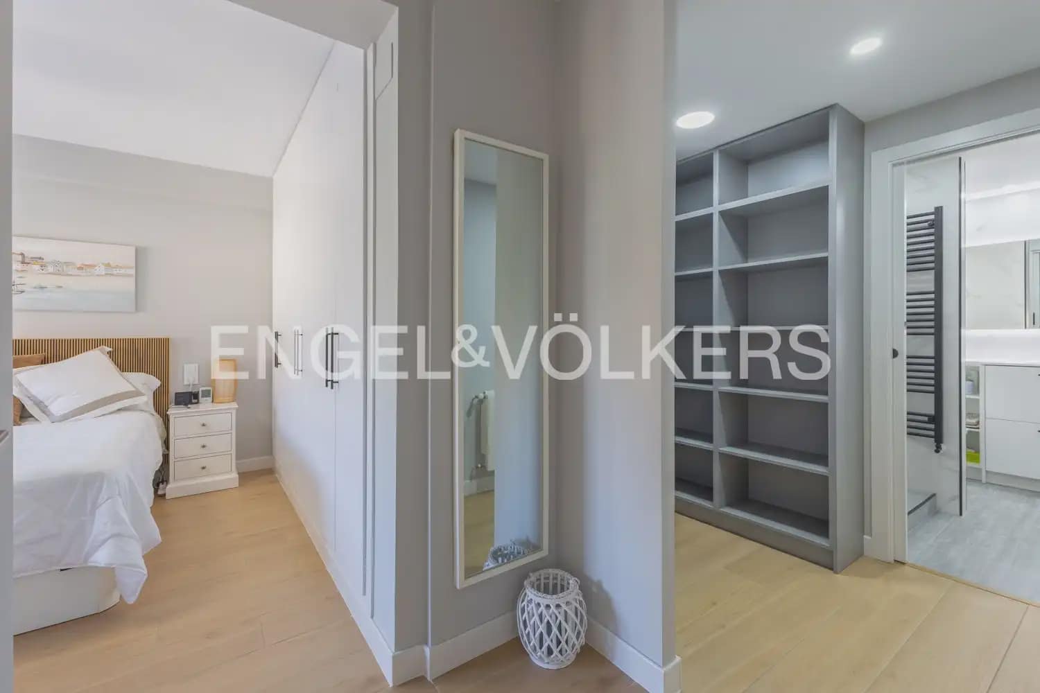 3 bedroom Flat for sale in Valencia city with garage - € 575,000 (Ref: 10182276)