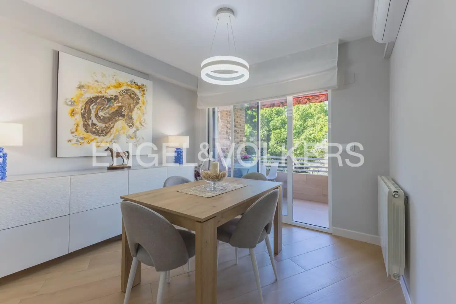 3 bedroom Flat for sale in Valencia city with garage - € 575,000 (Ref: 10182276)