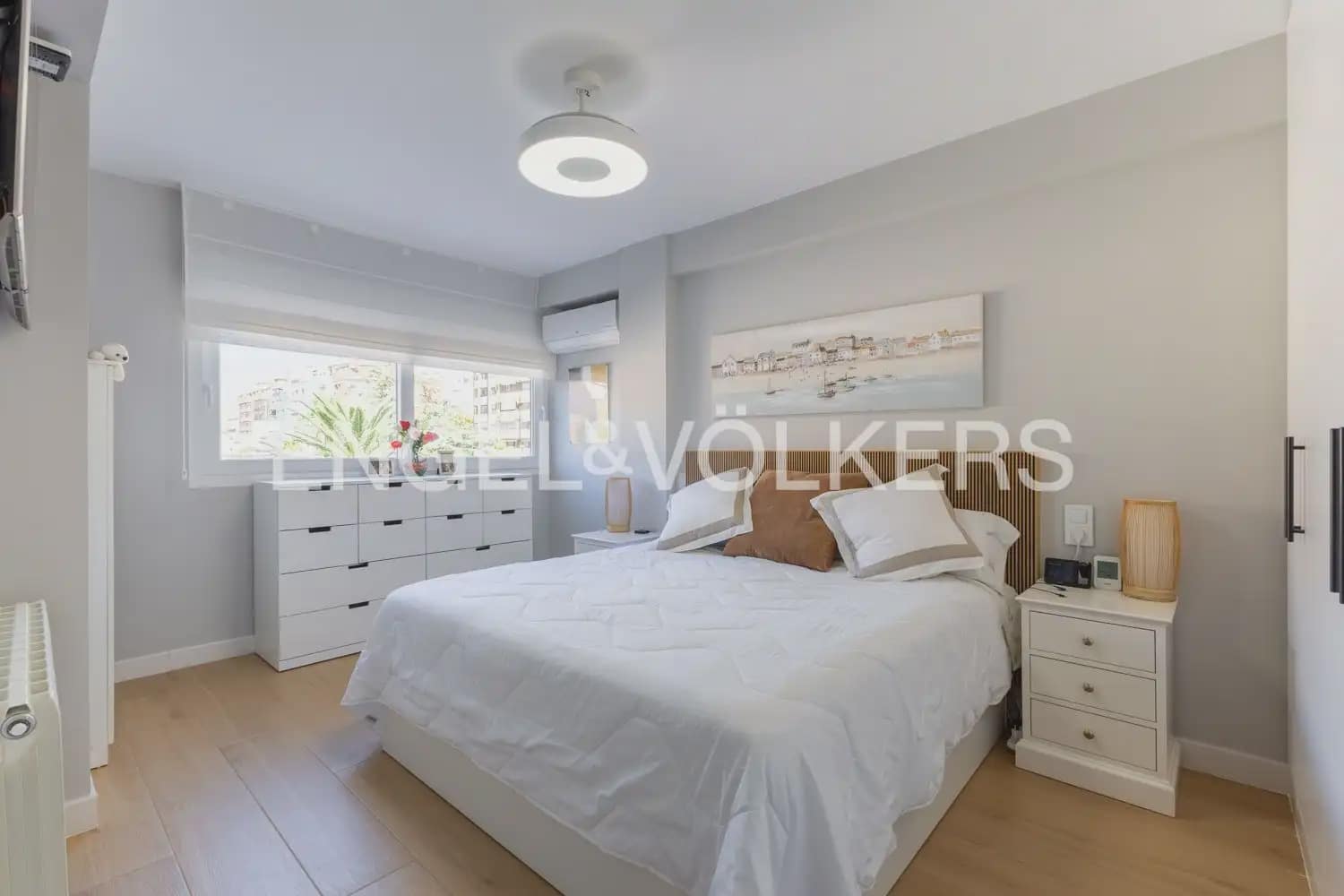 3 bedroom Flat for sale in Valencia city with garage - € 575,000 (Ref: 10182276)