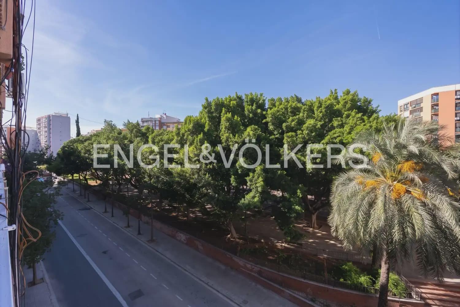 3 bedroom Flat for sale in Valencia city with garage - € 575,000 (Ref: 10182276)