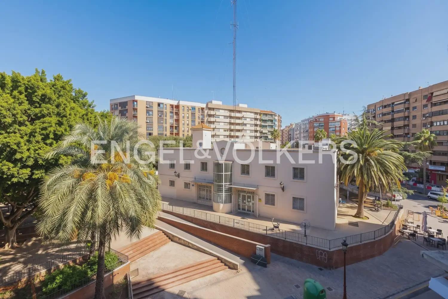 3 bedroom Flat for sale in Valencia city with garage - € 575,000 (Ref: 10182276)