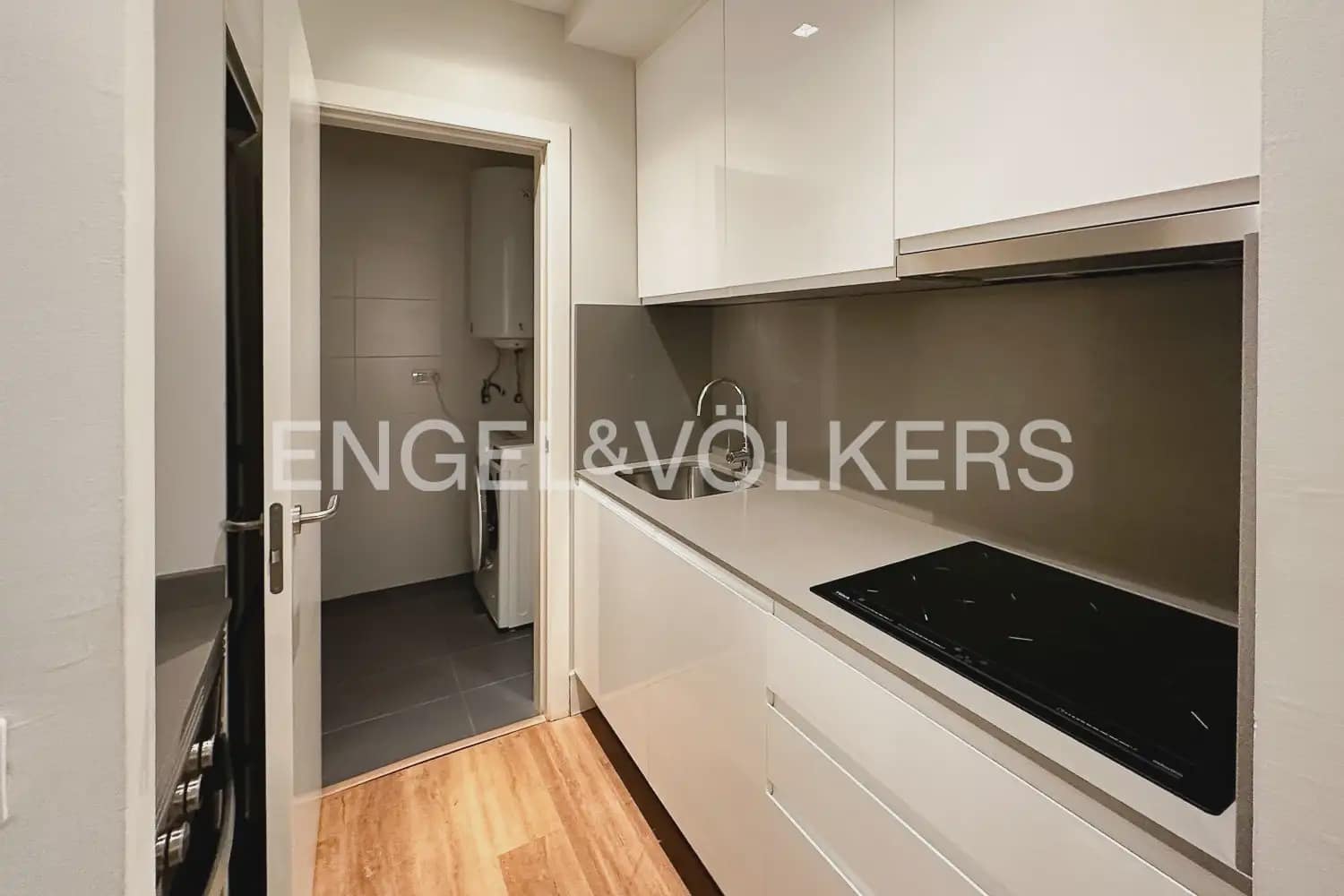 1 slaapkamer Flat te huur in Valencia stad met zwembad - € 1.550 (Ref: 10183599)