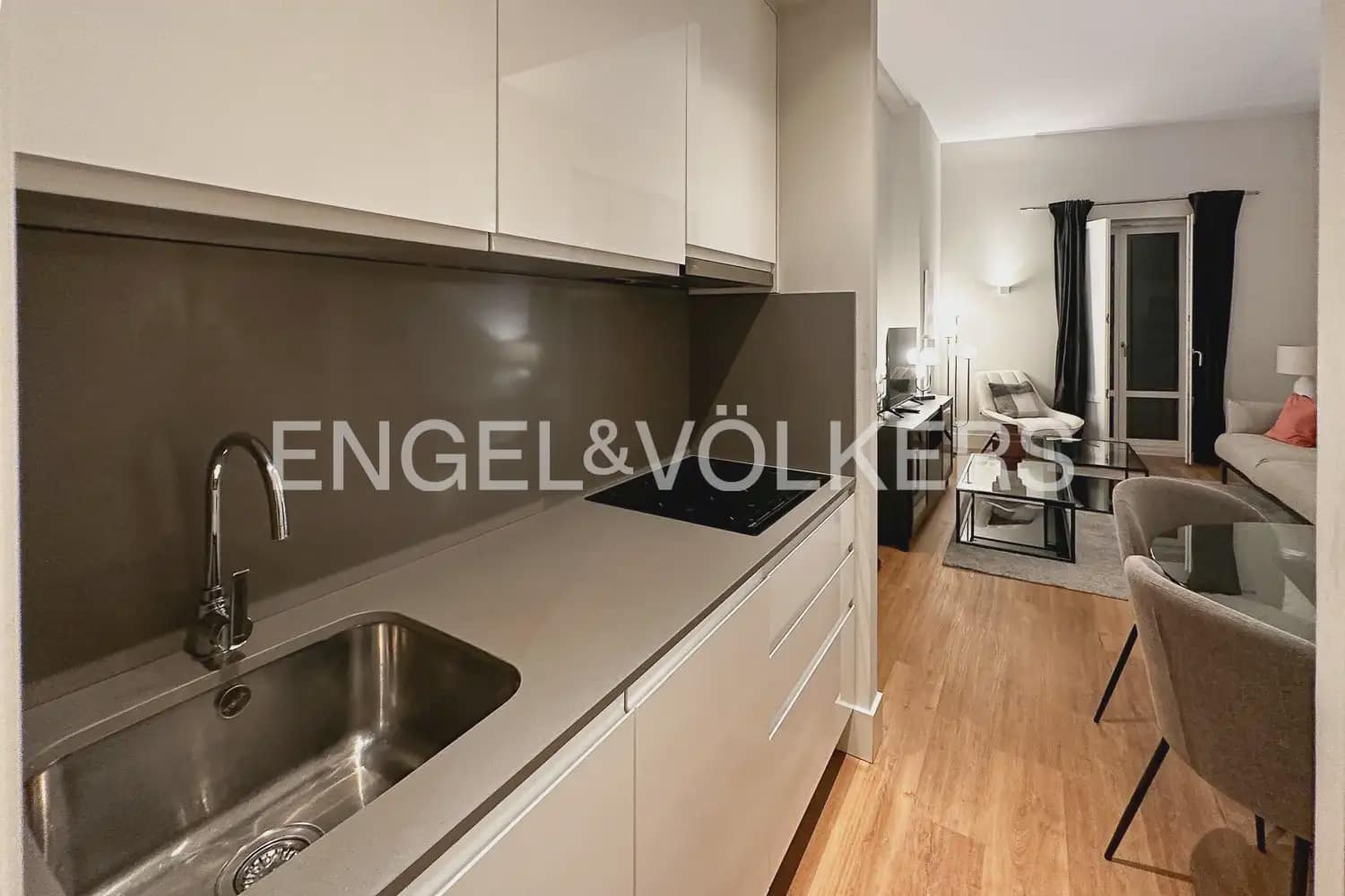 1 slaapkamer Flat te huur in Valencia stad met zwembad - € 1.550 (Ref: 10183599)