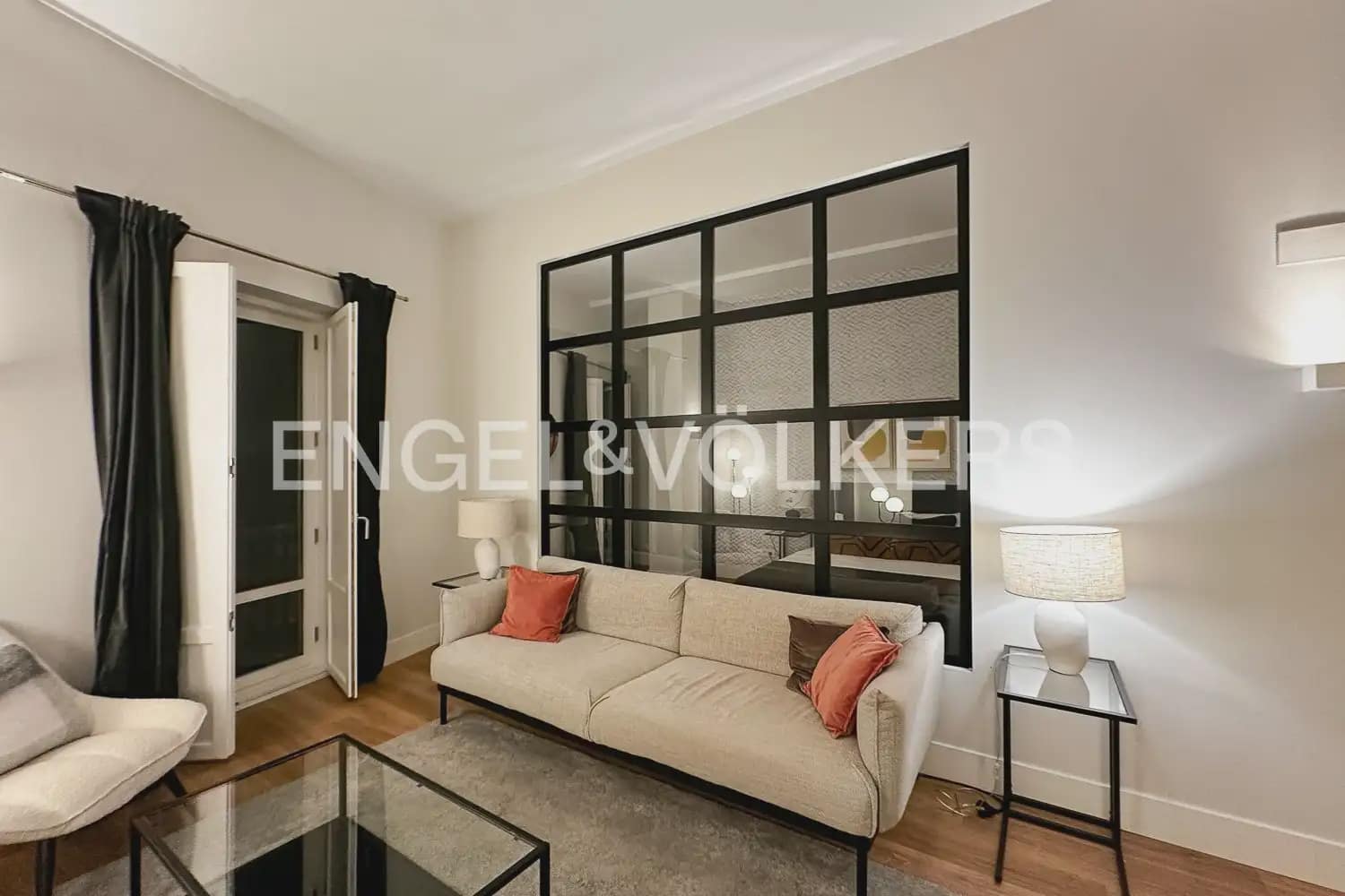 1 slaapkamer Flat te huur in Valencia stad met zwembad - € 1.550 (Ref: 10183599)