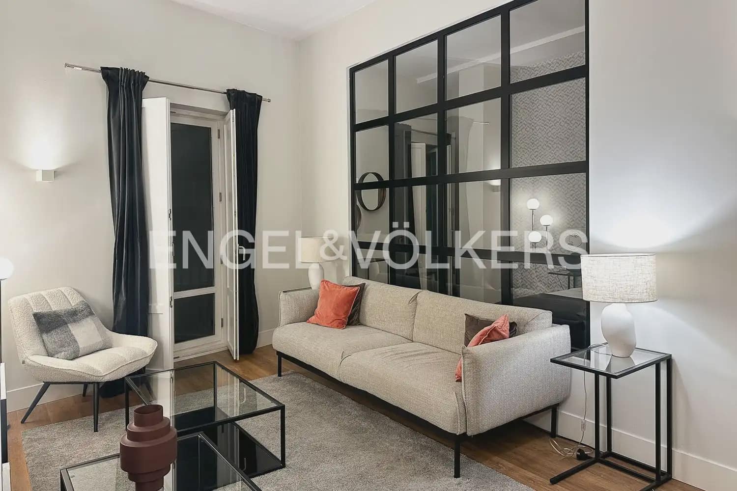 1 slaapkamer Flat te huur in Valencia stad met zwembad - € 1.550 (Ref: 10183599)