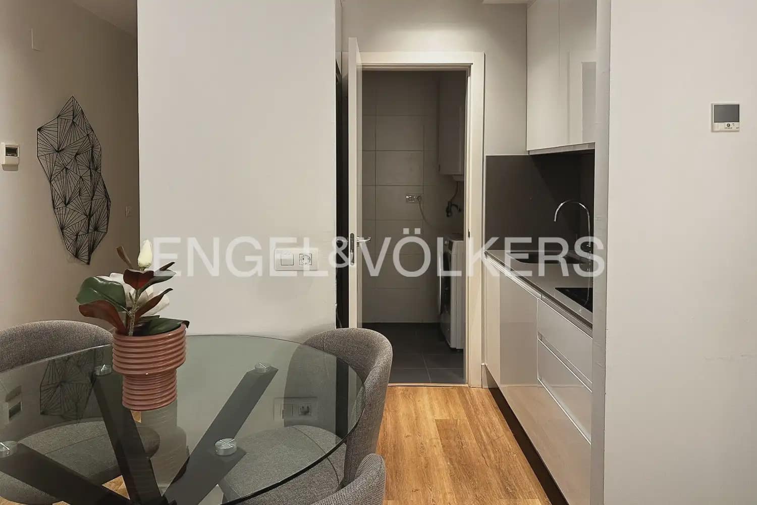 1 slaapkamer Flat te huur in Valencia stad met zwembad - € 1.550 (Ref: 10183599)