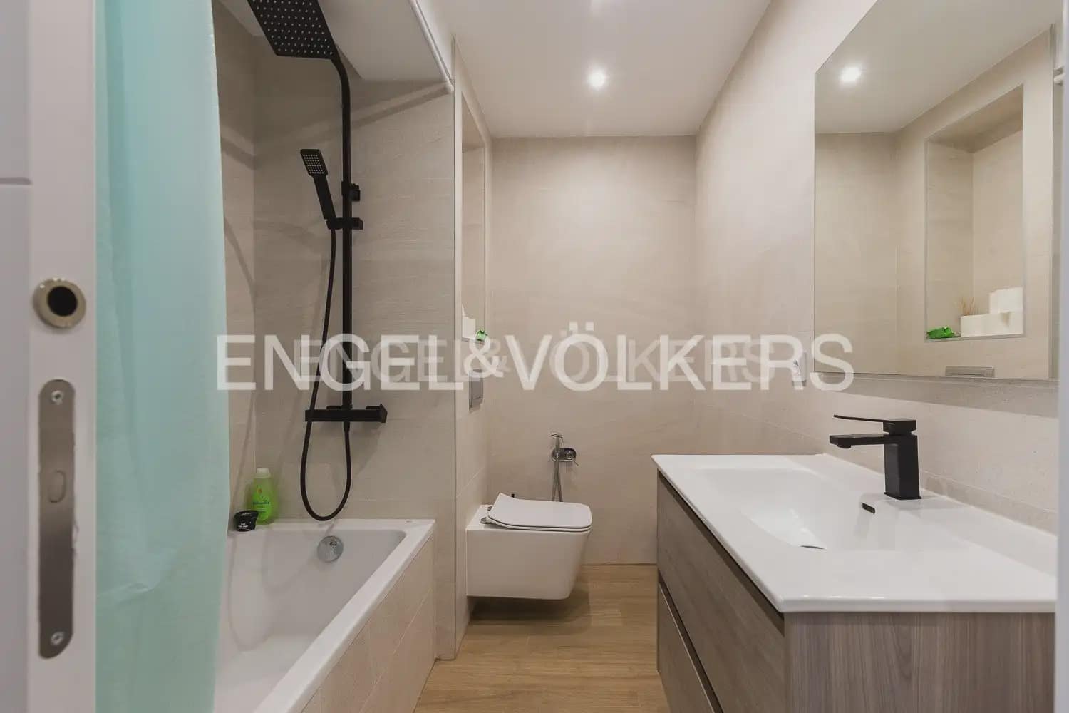 4 slaapkamer Flat te koop in Valencia stad - € 640.000 (Ref: 10183600)