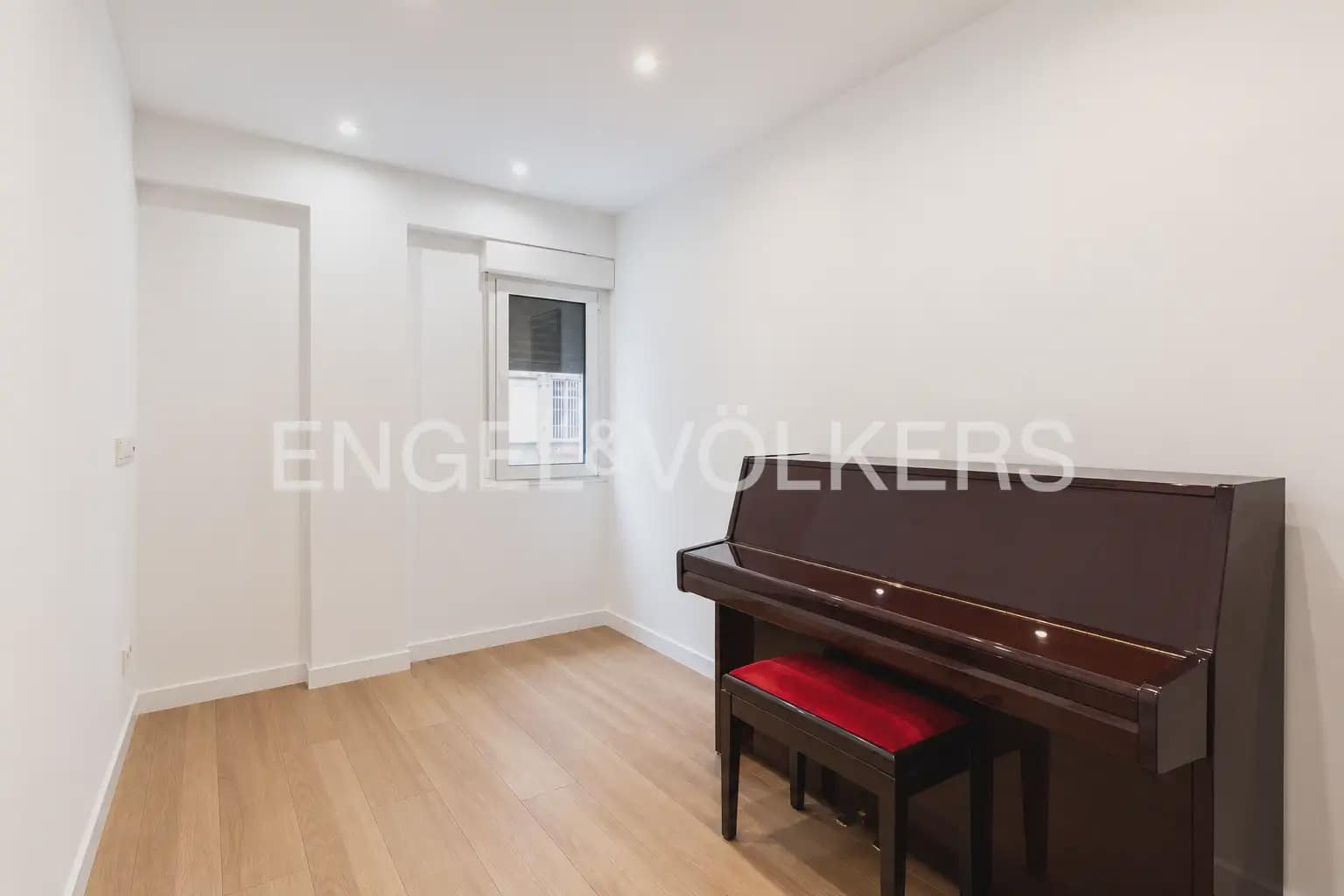 4 slaapkamer Flat te koop in Valencia stad - € 640.000 (Ref: 10183600)