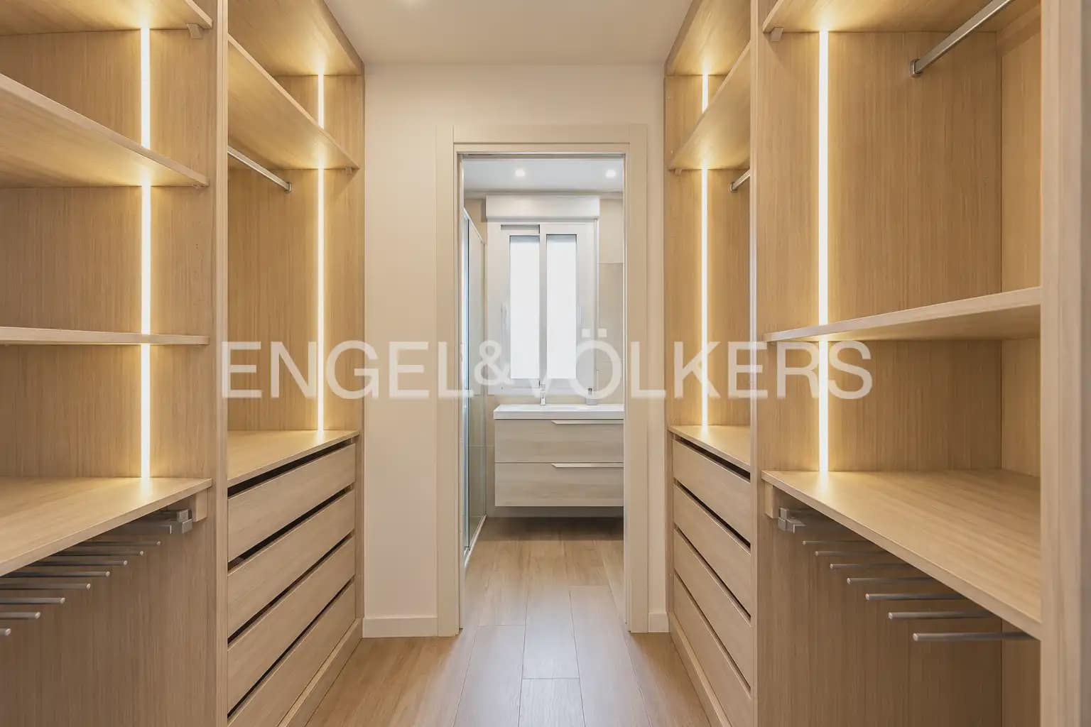 4 slaapkamer Flat te koop in Valencia stad - € 640.000 (Ref: 10183600)