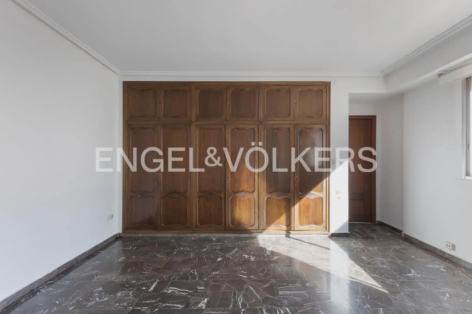 4 soverom Leilighet til salgs i Valencia by med garasje - € 500 000 (Ref: 10183762)