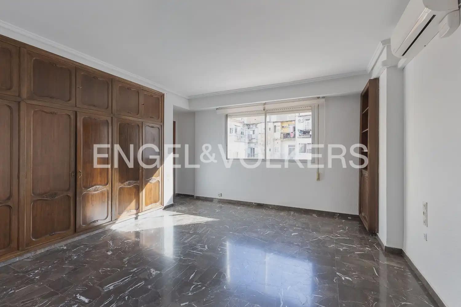 4 soverom Leilighet til salgs i Valencia by med garasje - € 500 000 (Ref: 10183762)