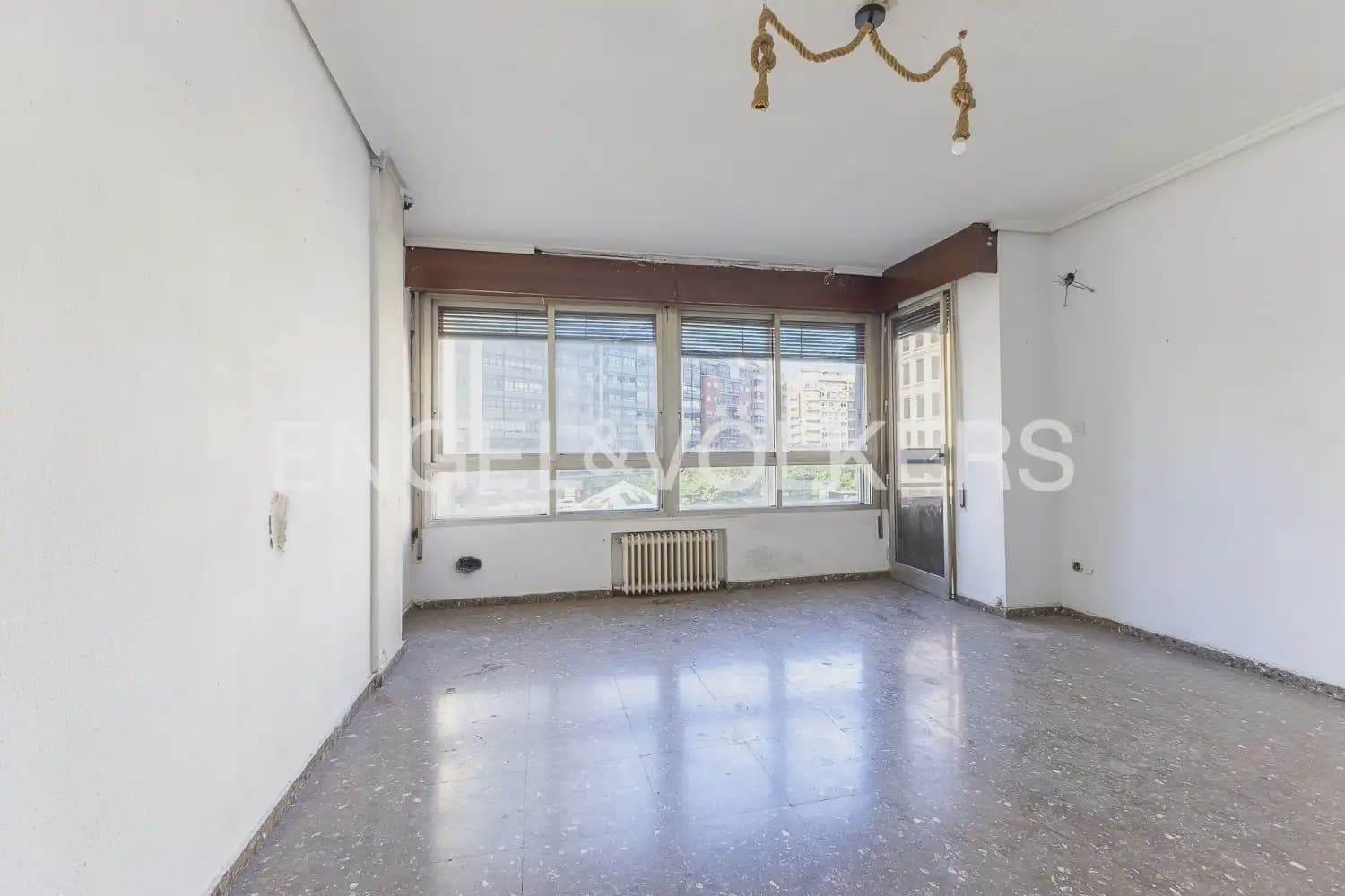 4 slaapkamer Flat te koop in Valencia stad met garage - € 500.000 (Ref: 10183764)