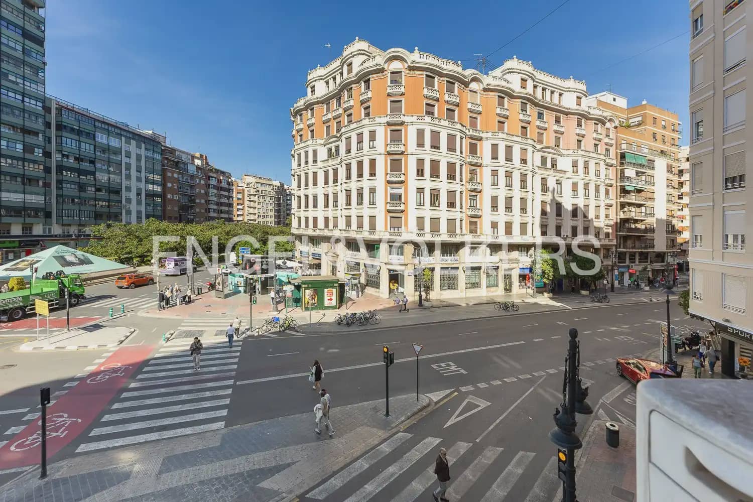 4 slaapkamer Flat te koop in Valencia stad met garage - € 500.000 (Ref: 10183764)