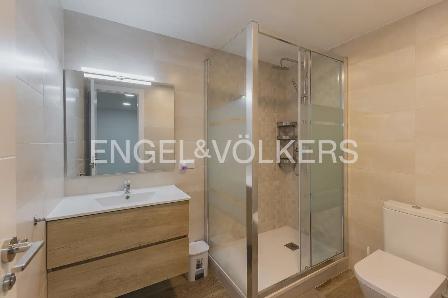 6 soverom Rekkehus til salgs i San Antonio de Benageber med svømmebasseng garasje - € 520 000 (Ref: 10183766)