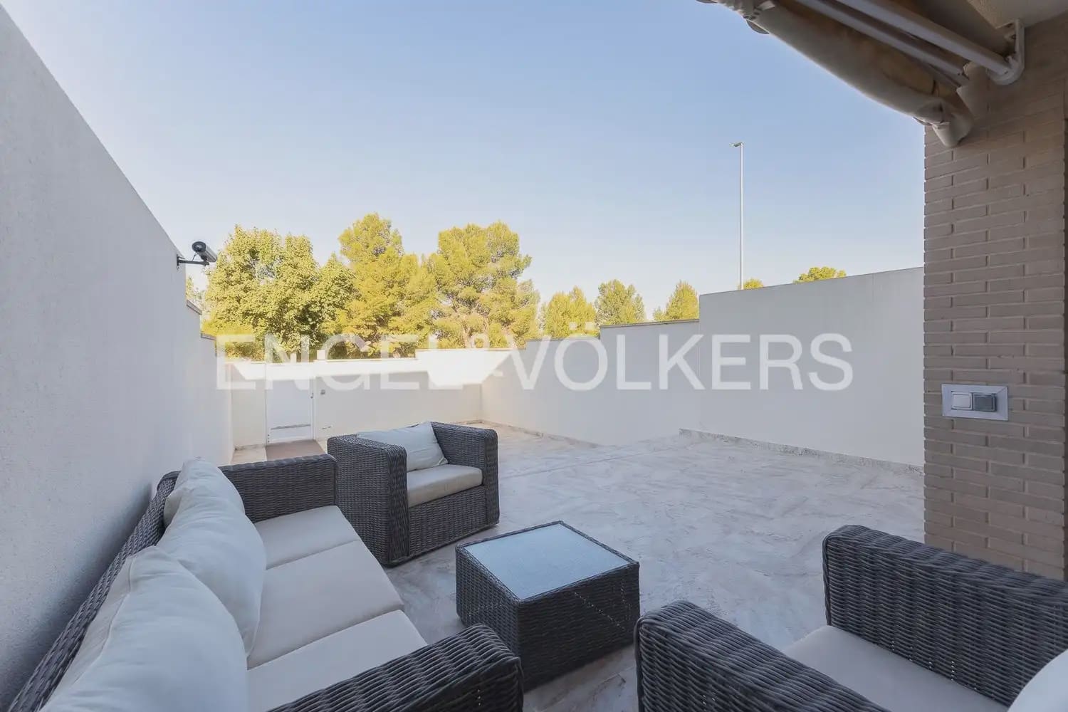 6 soverom Rekkehus til salgs i San Antonio de Benageber med svømmebasseng garasje - € 520 000 (Ref: 10183766)