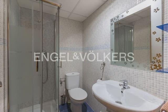 6 soverom Rekkehus til salgs i San Antonio de Benagéber med svømmebasseng garasje - € 520 000 (Ref: 10183766)