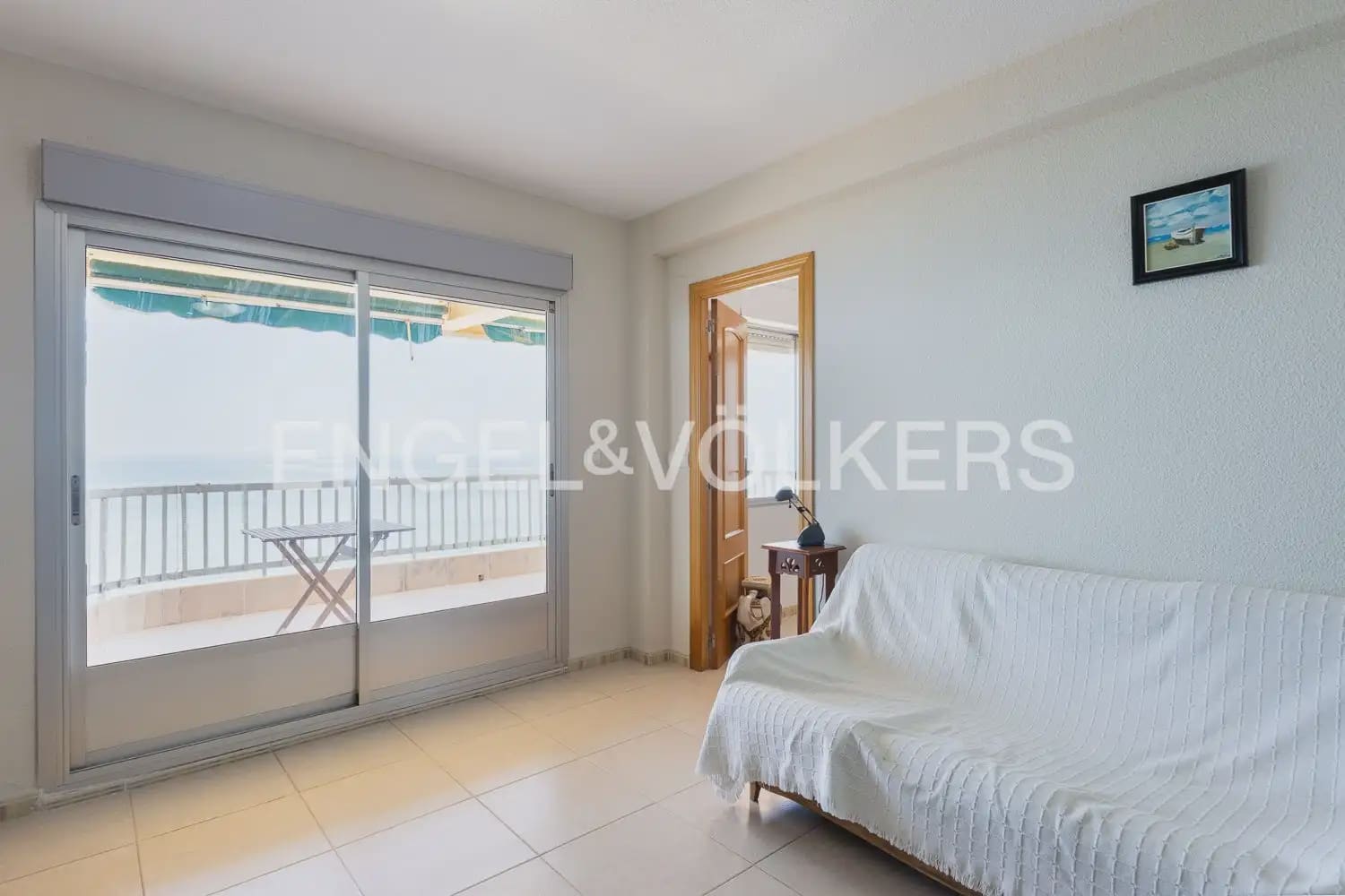 3 bedroom Flat for sale in Tavernes de la Valldigna with garage - € 300,000 (Ref: 10183767)