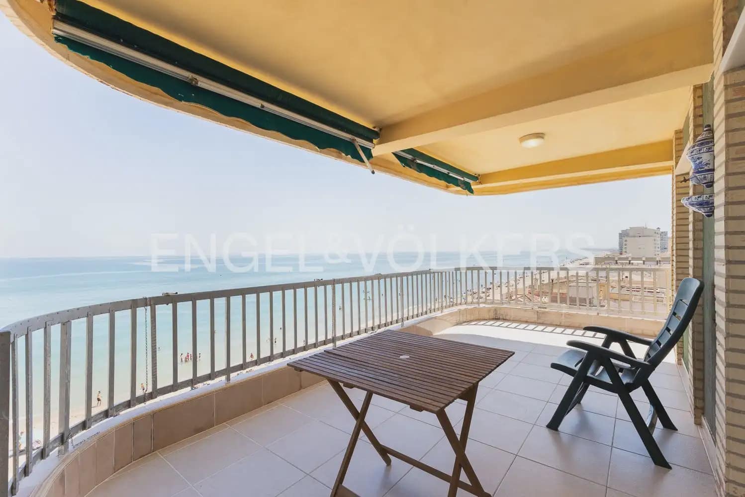 3 bedroom Flat for sale in Tavernes de la Valldigna with garage - € 300,000 (Ref: 10183767)