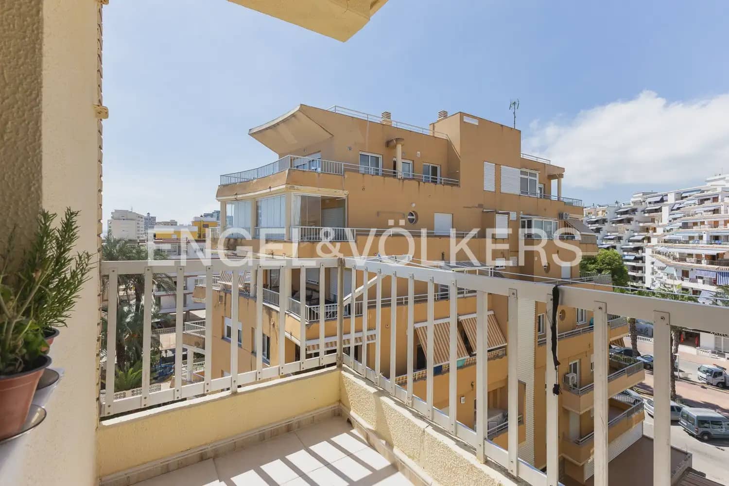 3 bedroom Flat for sale in Tavernes de la Valldigna with garage - € 300,000 (Ref: 10183767)