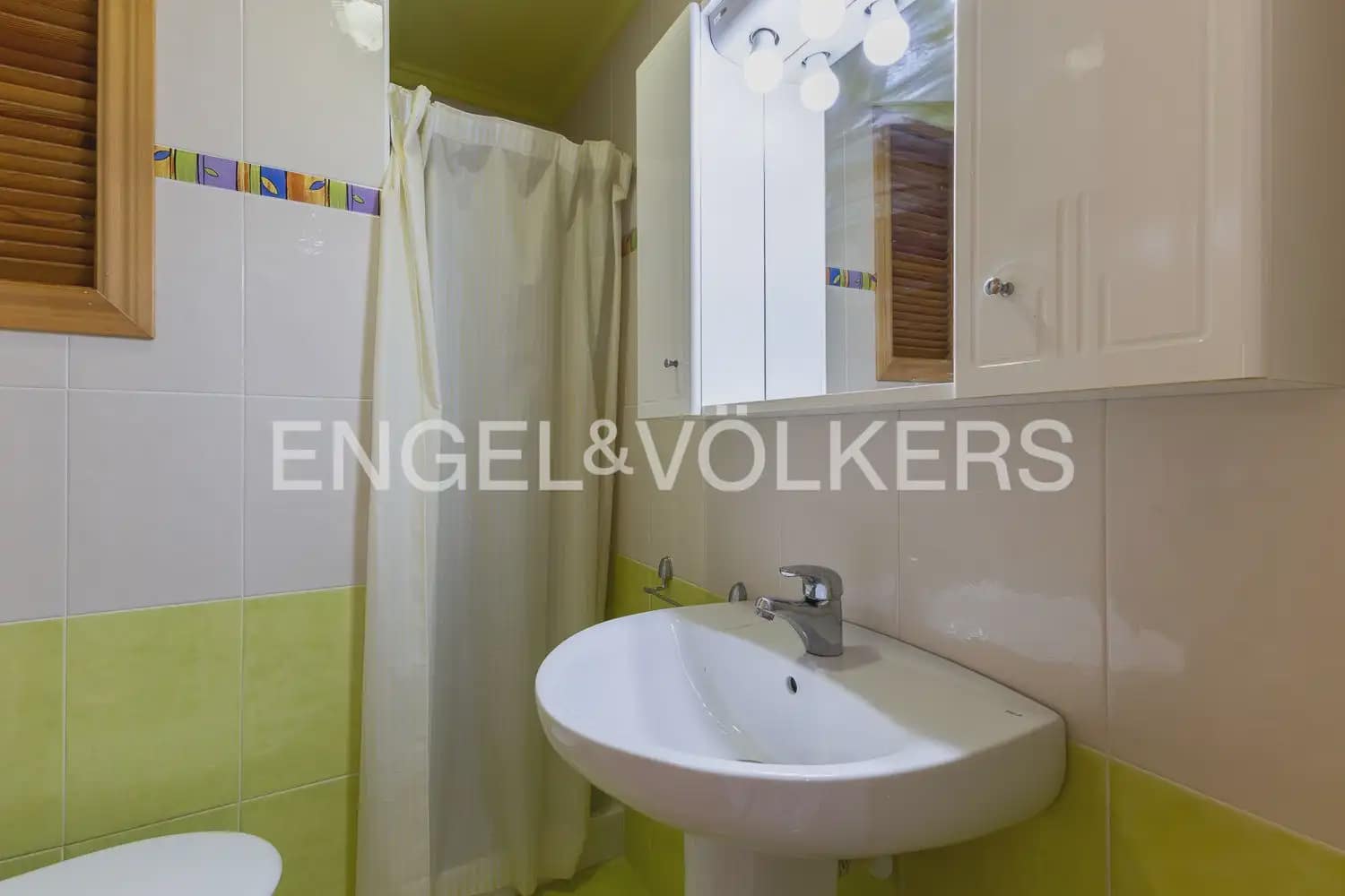 3 bedroom Flat for sale in Tavernes de la Valldigna with garage - € 300,000 (Ref: 10183767)