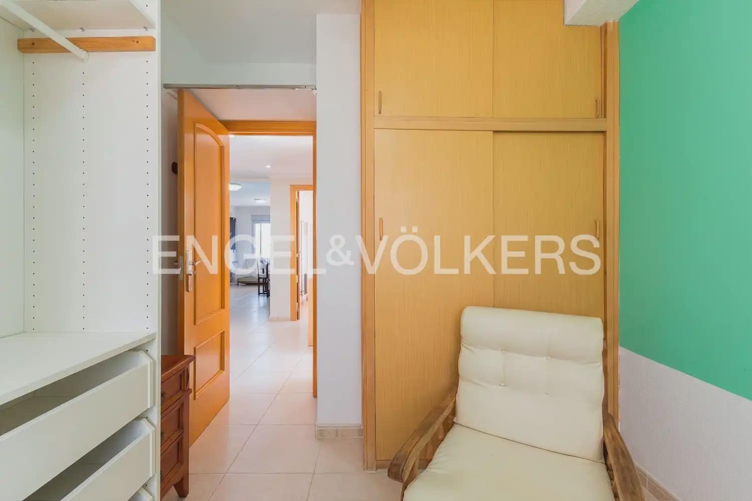 3 bedroom Flat for sale in Tavernes de la Valldigna with garage - € 300,000 (Ref: 10183767)