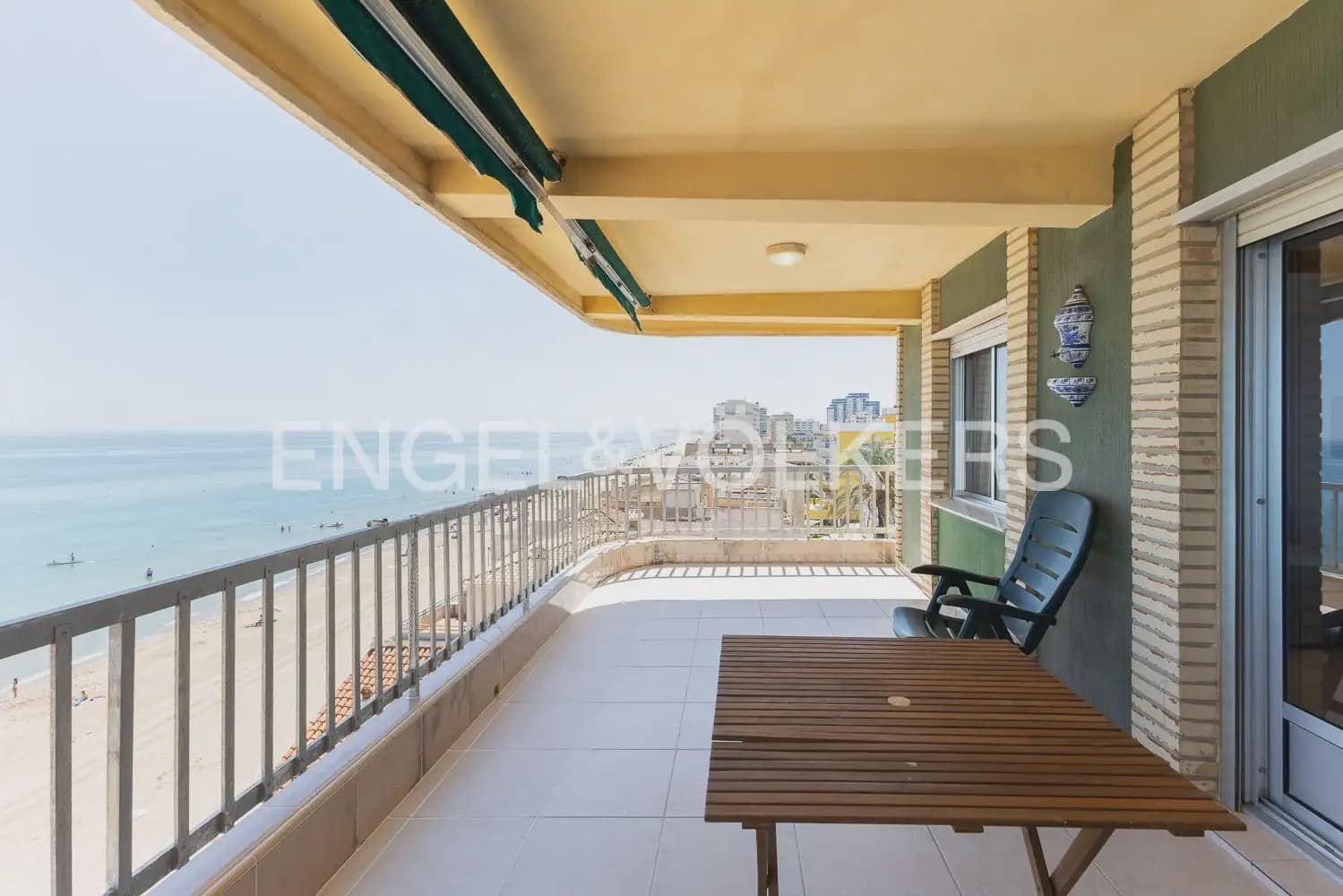 3 bedroom Flat for sale in Tavernes de la Valldigna with garage - € 300,000 (Ref: 10183767)