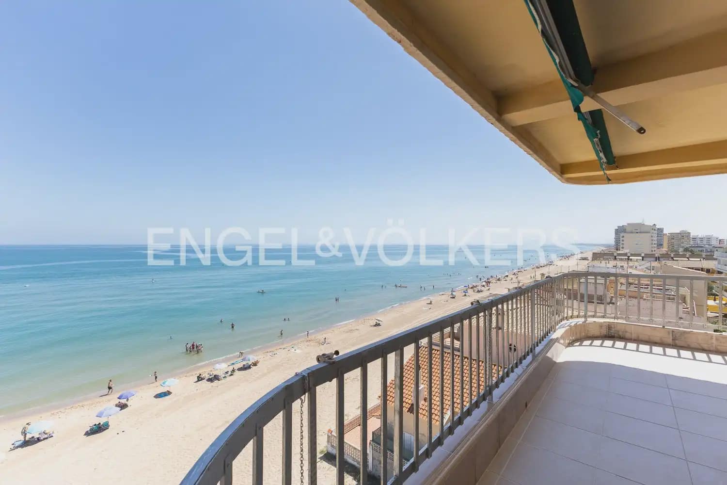 3 bedroom Flat for sale in Tavernes de la Valldigna with garage - € 300,000 (Ref: 10183767)