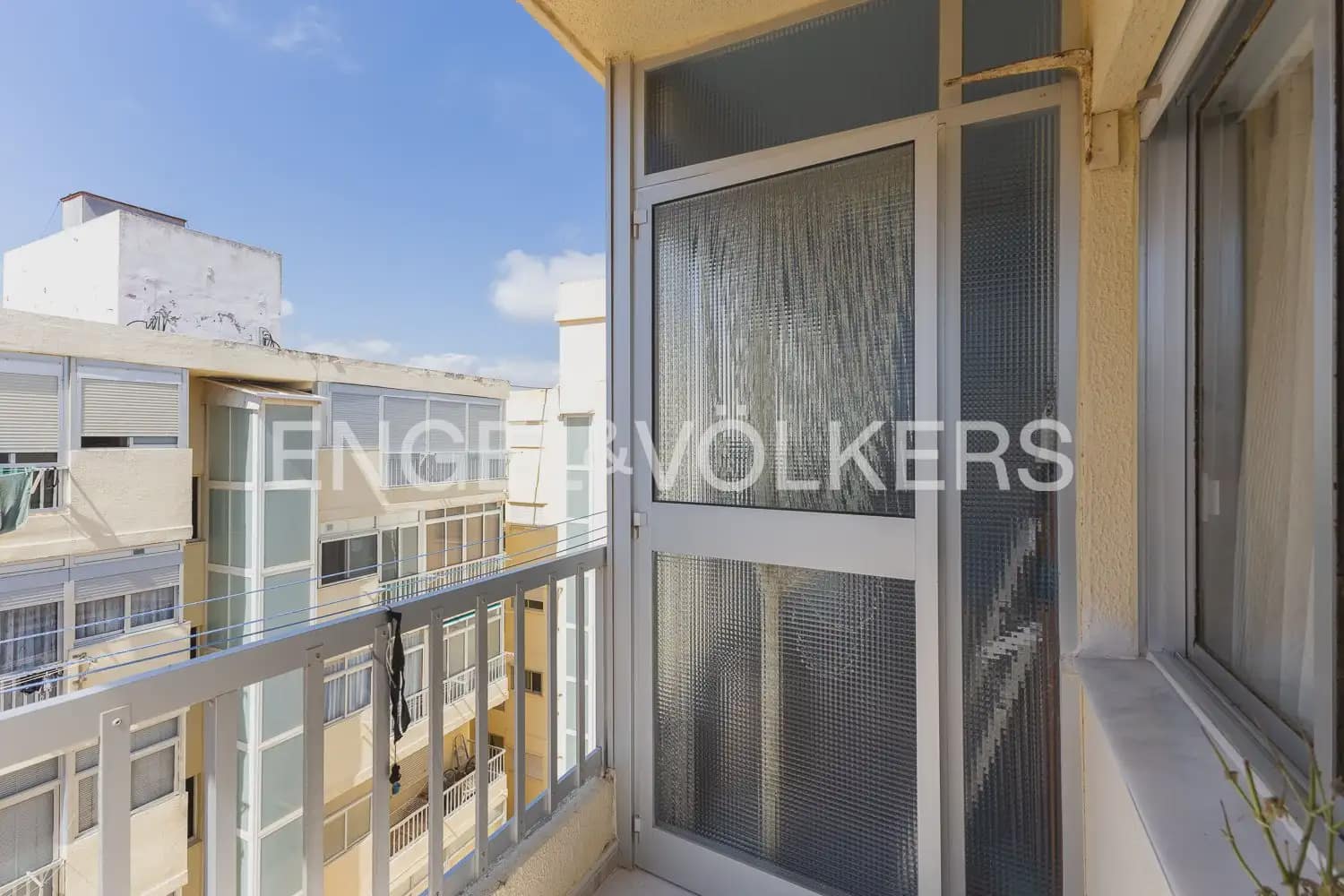 3 bedroom Flat for sale in Tavernes de la Valldigna with garage - € 300,000 (Ref: 10183767)