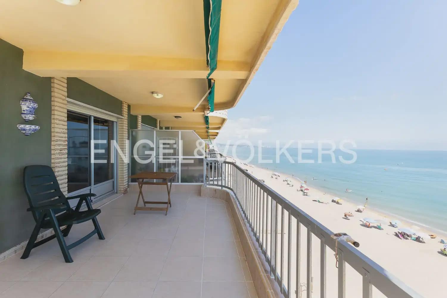 3 bedroom Flat for sale in Tavernes de la Valldigna with garage - € 300,000 (Ref: 10183767)
