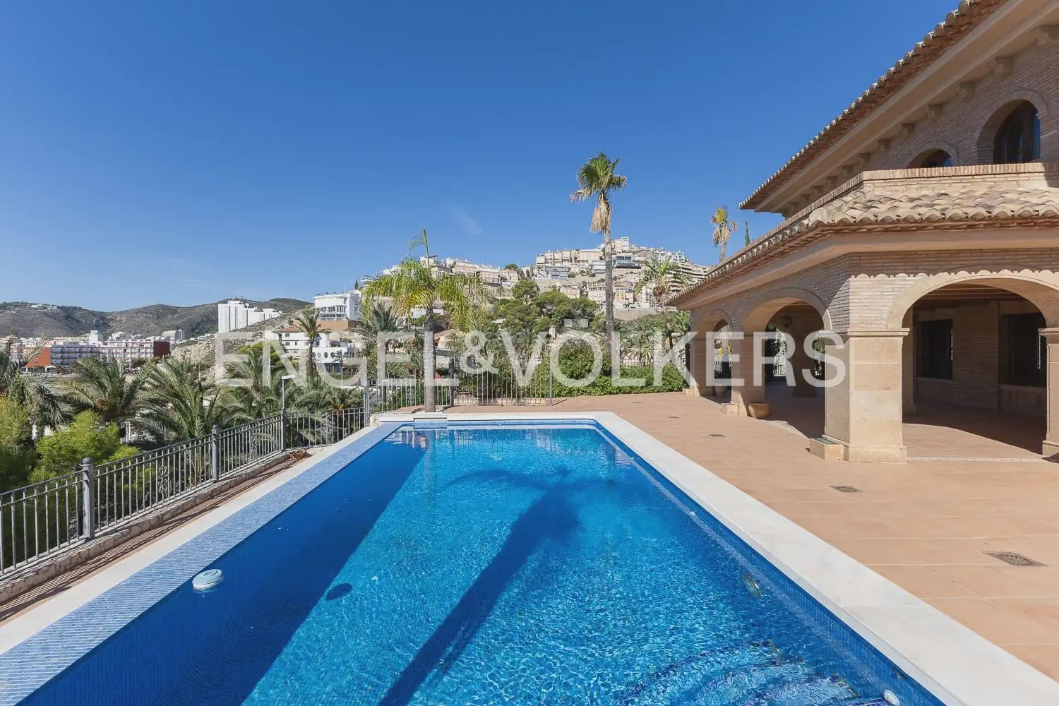 Chalet de 5 habitaciones en Cullera en venta con piscina garaje - 2.350.000 € (Ref: 10185197)