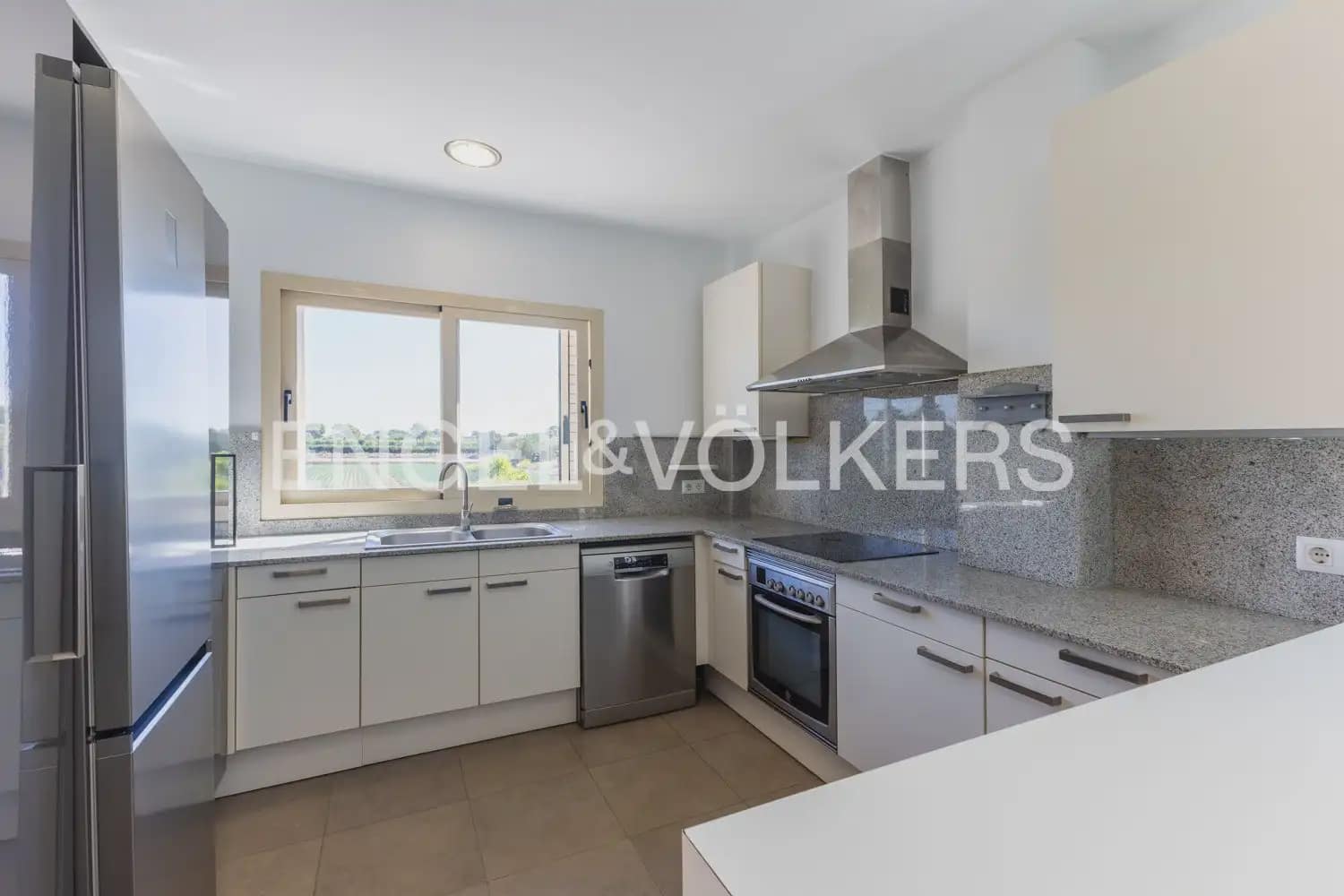5 sypialnia Willa do wynajęcia w Betera z garażem - 4 200 € (Ref: 10185199)