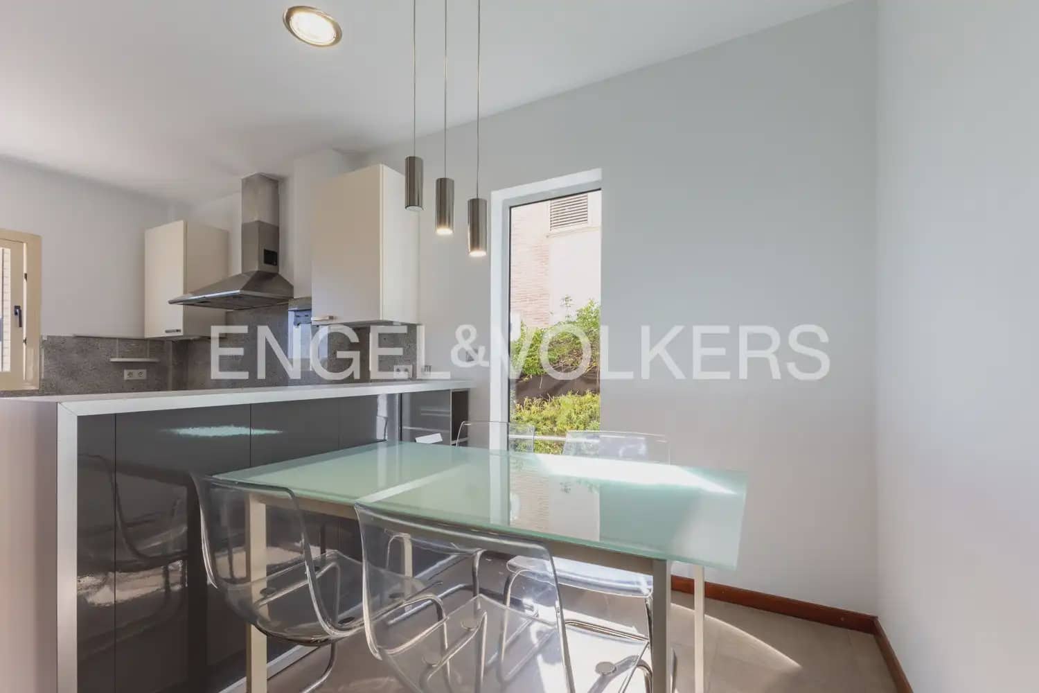 5 sypialnia Willa do wynajęcia w Betera z garażem - 4 200 € (Ref: 10185199)