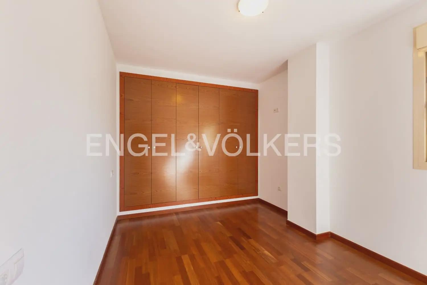 5 sypialnia Willa do wynajęcia w Betera z garażem - 4 200 € (Ref: 10185199)