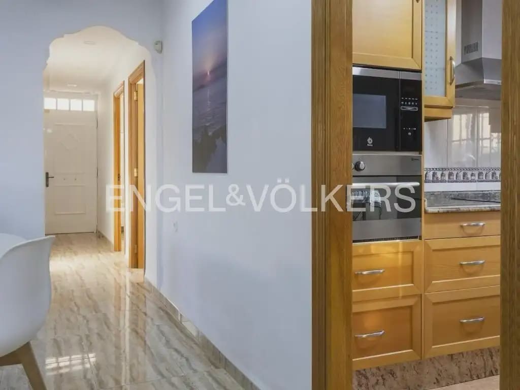 3 camera da letto Villa da affittare in La Pobla de Vallbona con piscina garage - 2.400 € (Rif: 10185200)