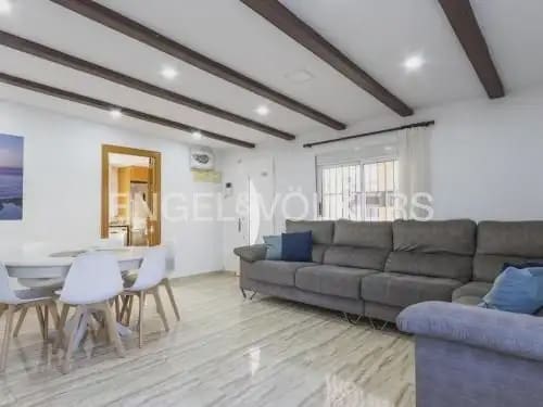3 camera da letto Villa da affittare in La Pobla de Vallbona con piscina garage - 2.400 € (Rif: 10185200)