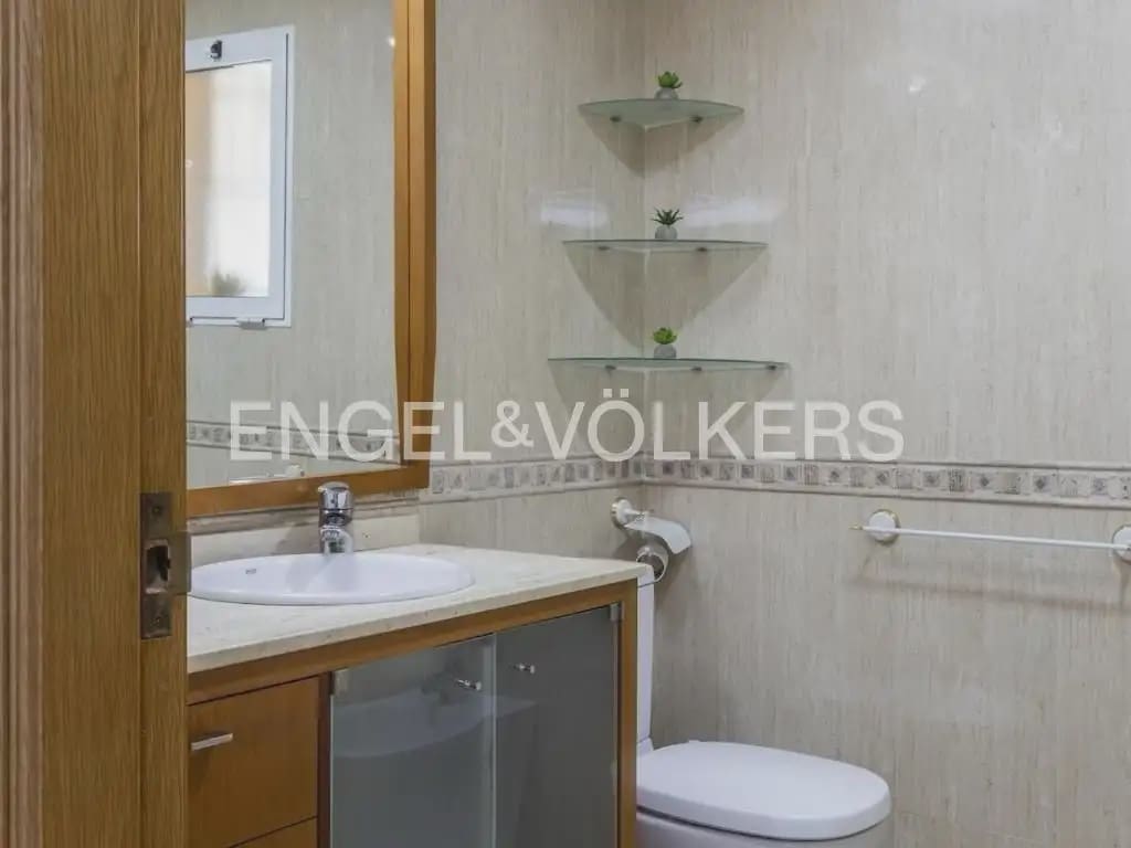 3 camera da letto Villa da affittare in La Pobla de Vallbona con piscina garage - 2.400 € (Rif: 10185200)