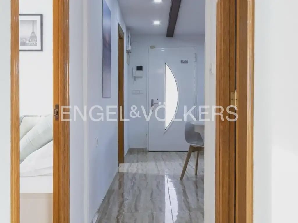 3 camera da letto Villa da affittare in La Pobla de Vallbona con piscina garage - 2.400 € (Rif: 10185200)