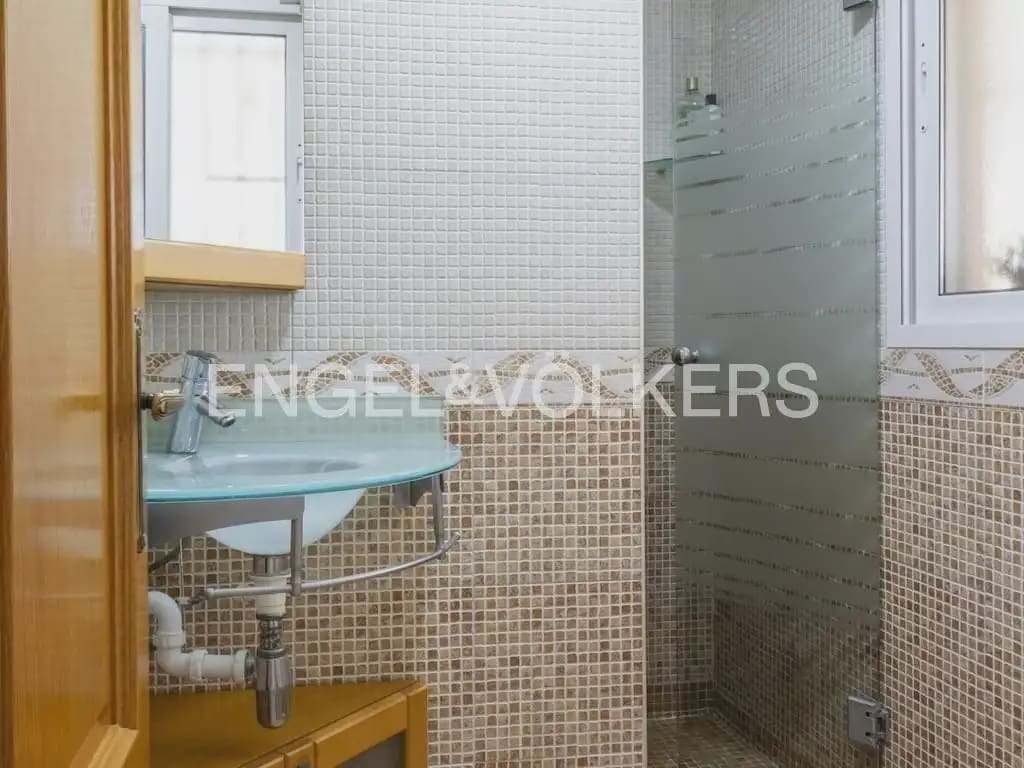 3 camera da letto Villa da affittare in La Pobla de Vallbona con piscina garage - 2.400 € (Rif: 10185200)