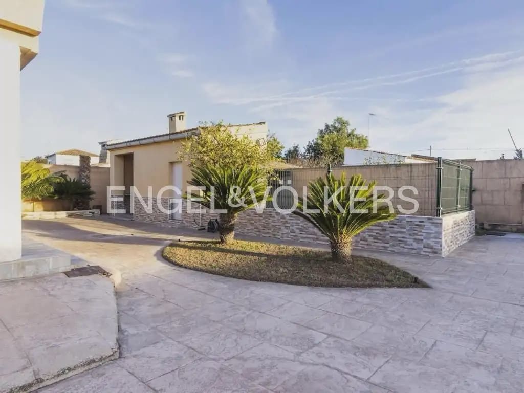 3 camera da letto Villa da affittare in La Pobla de Vallbona con piscina garage - 2.400 € (Rif: 10185200)