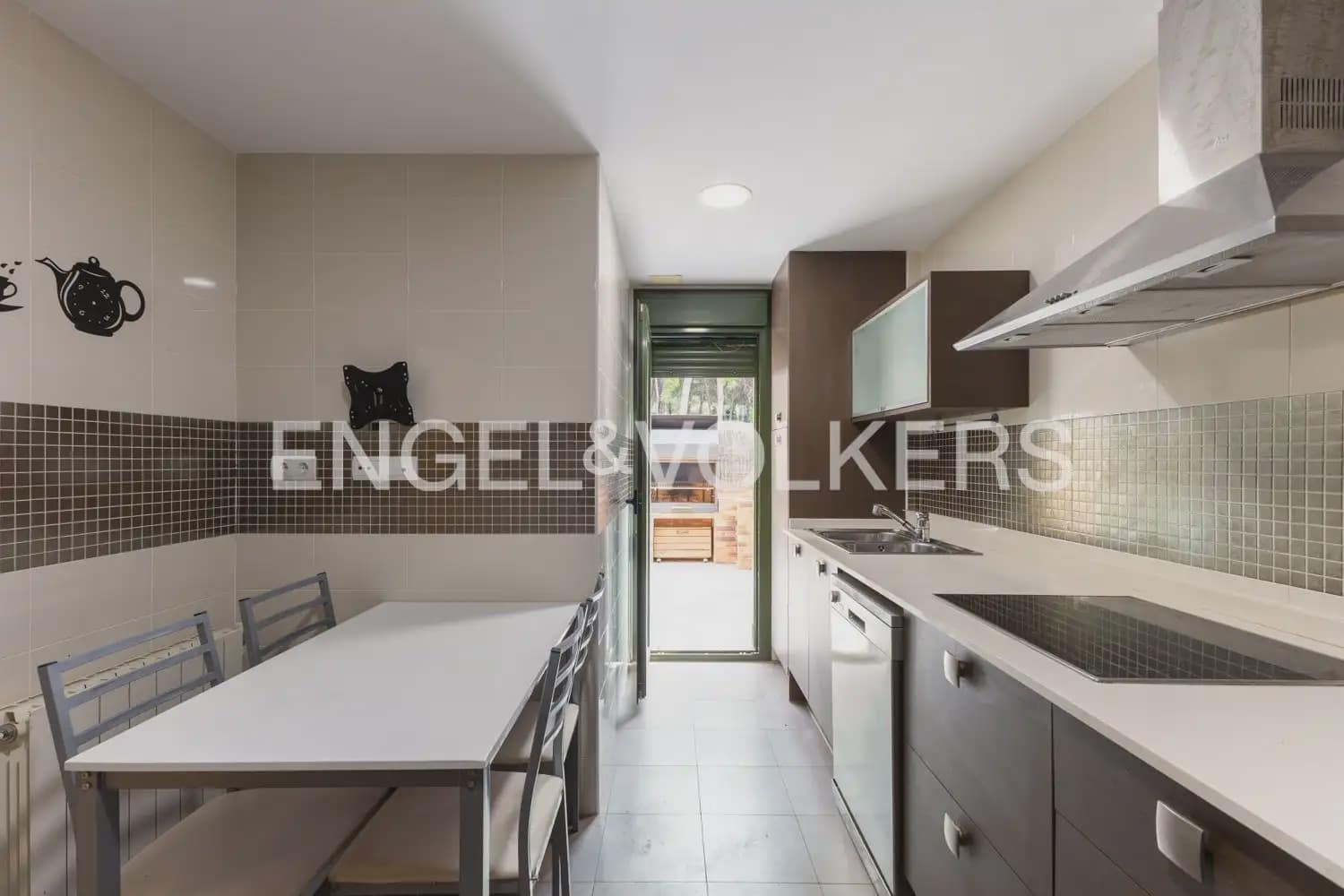3 Zimmer Reihenhaus zu vermieten in Betera mit Pool Garage - 2.200 € (Ref: 10185201)