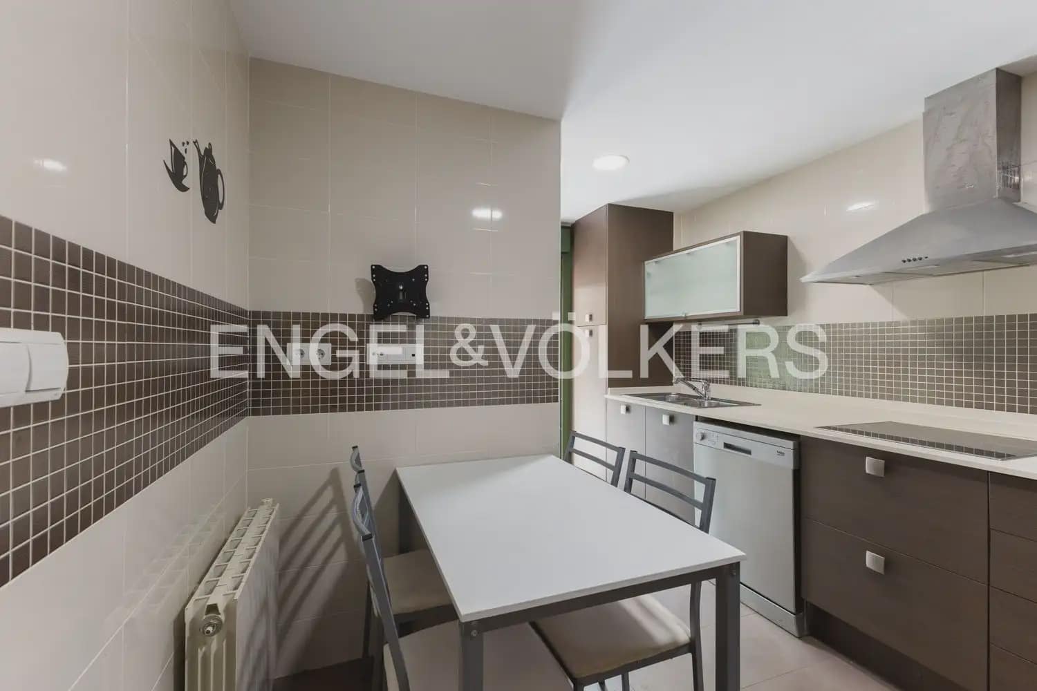 3 Zimmer Reihenhaus zu vermieten in Betera mit Pool Garage - 2.200 € (Ref: 10185201)
