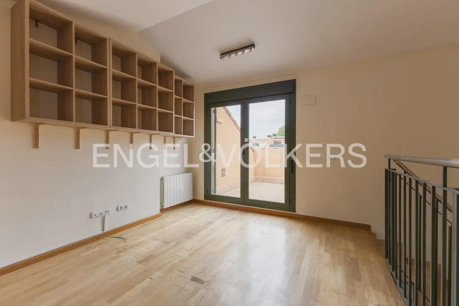 3 Zimmer Reihenhaus zu vermieten in Betera mit Pool Garage - 2.200 € (Ref: 10185201)