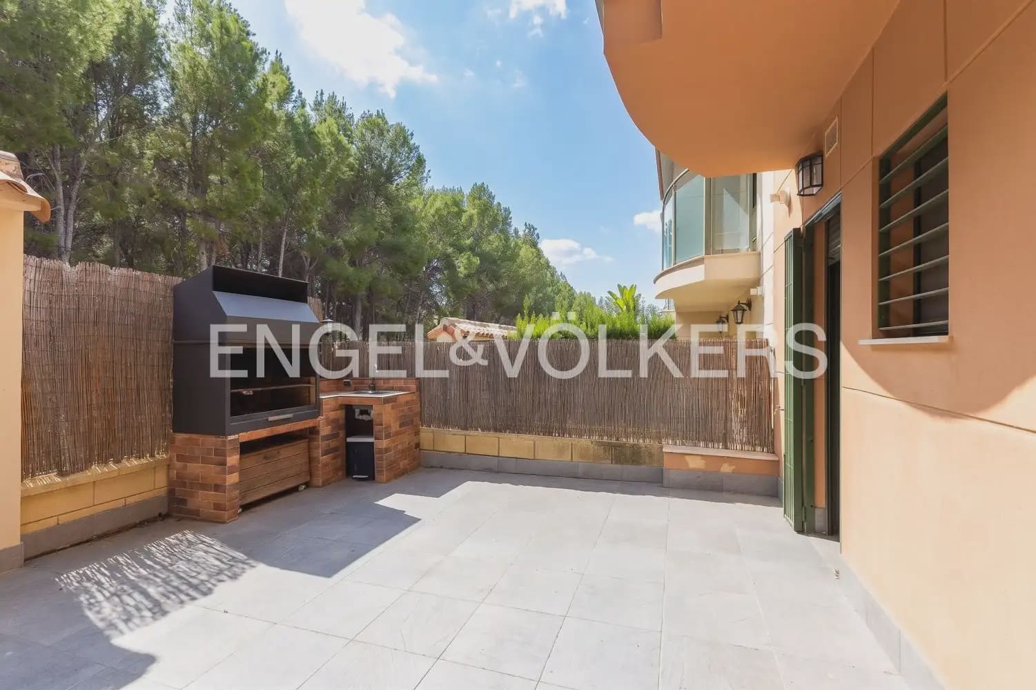 3 Zimmer Reihenhaus zu vermieten in Betera mit Pool Garage - 2.200 € (Ref: 10185201)