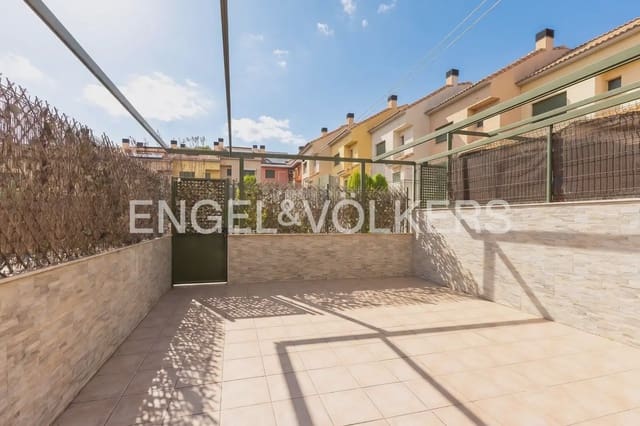3 Zimmer Reihenhaus zu vermieten in Bétera mit Pool Garage - 2.200 € (Ref: 10185201)